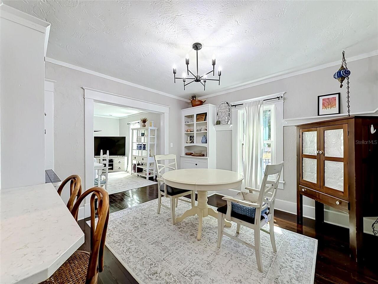 Listing Photo 12