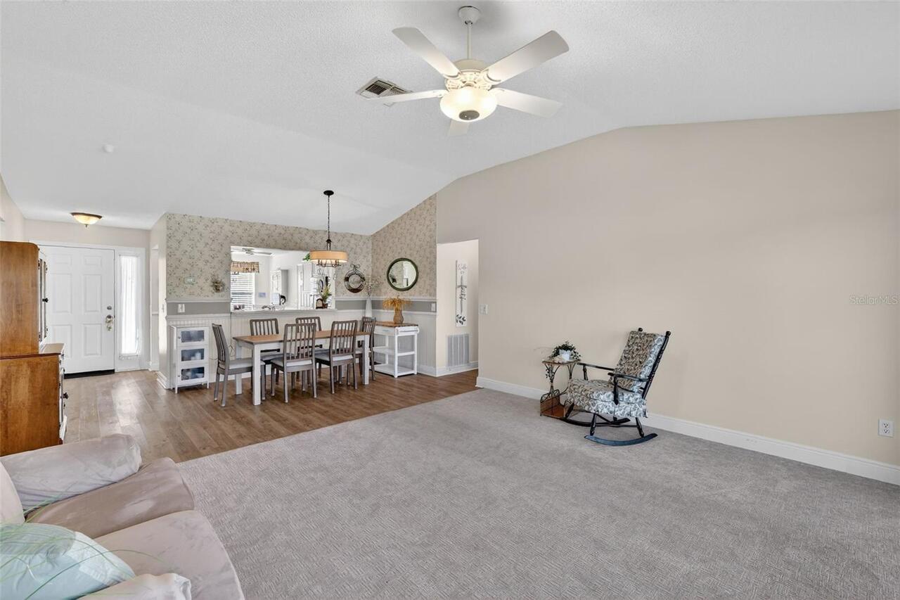 Listing Photo 12