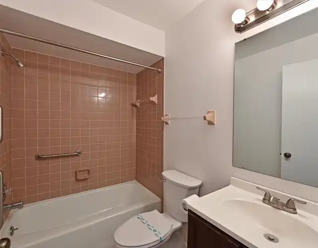 Listing Photo 17