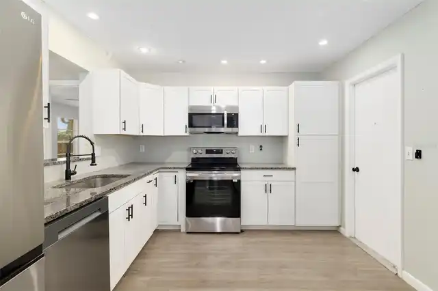 Listing Photo 17