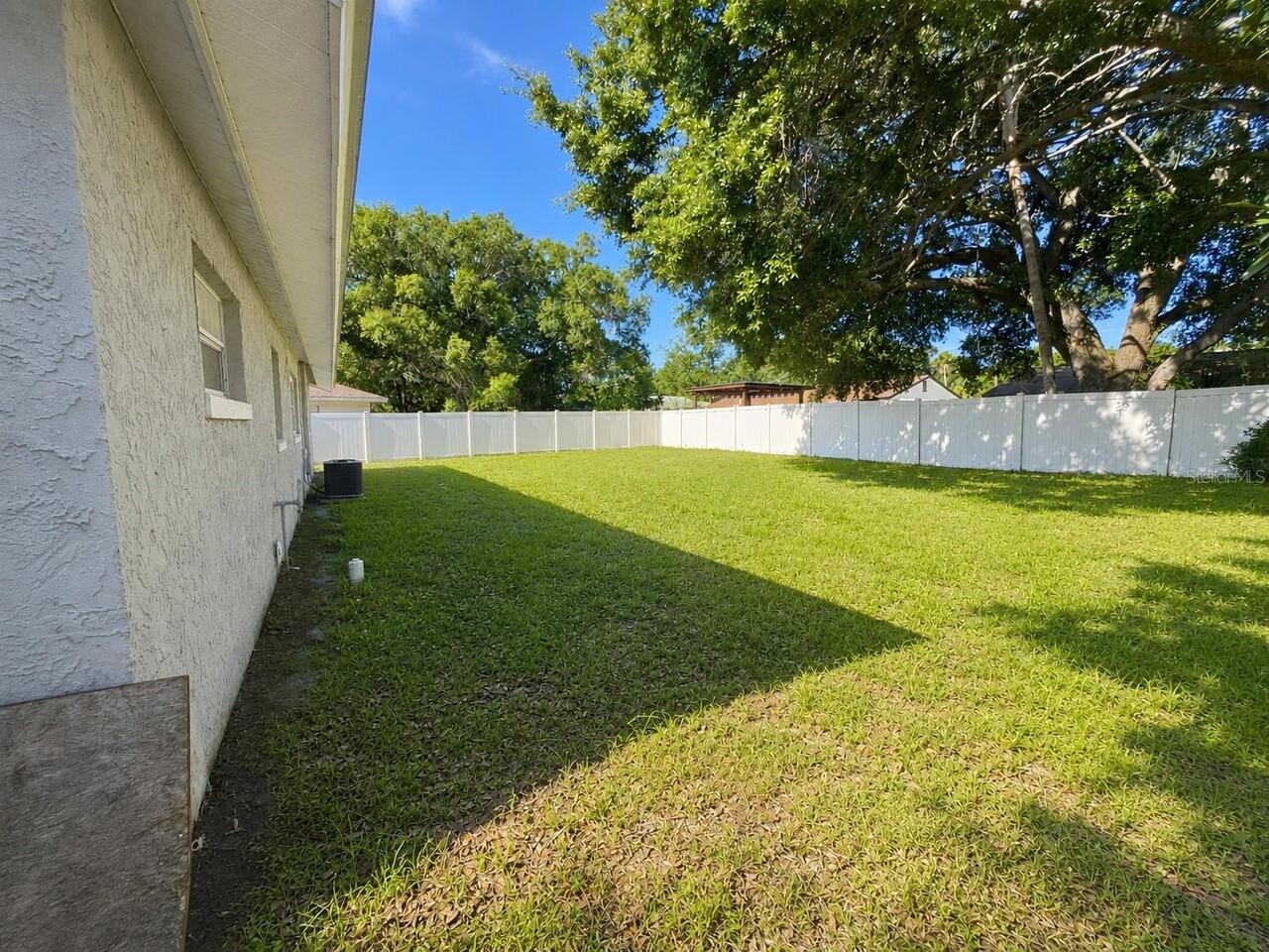 Listing Photo 10