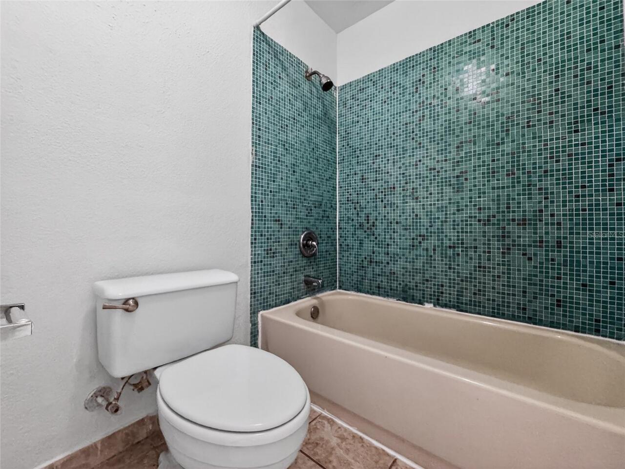 Listing Photo 12