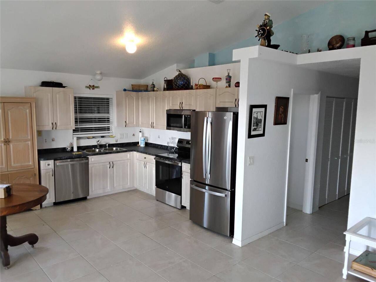 Listing Photo 14