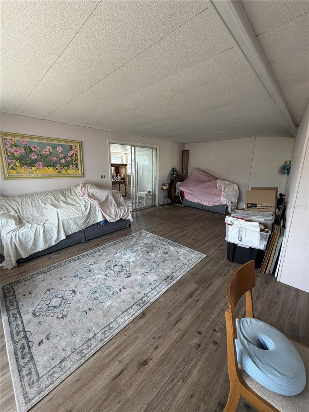 Listing Photo 12