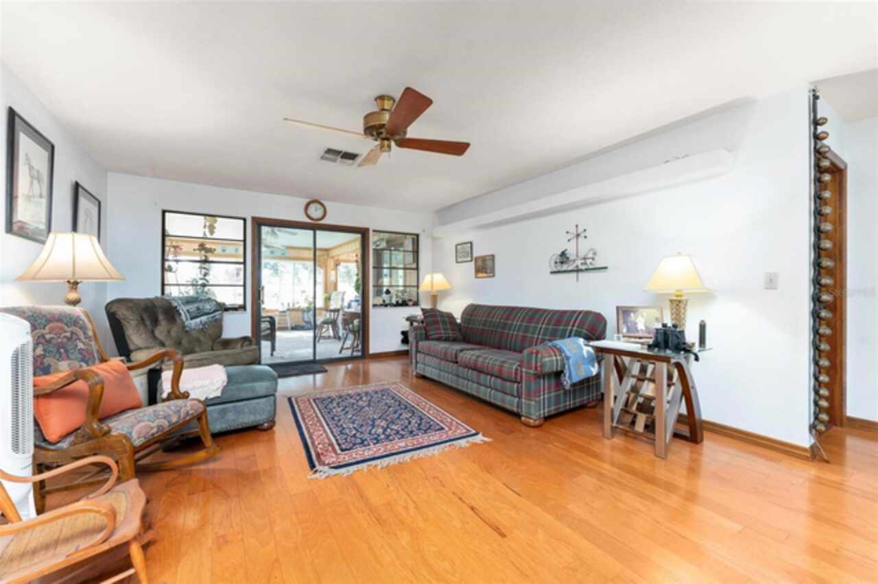 Listing Photo 14