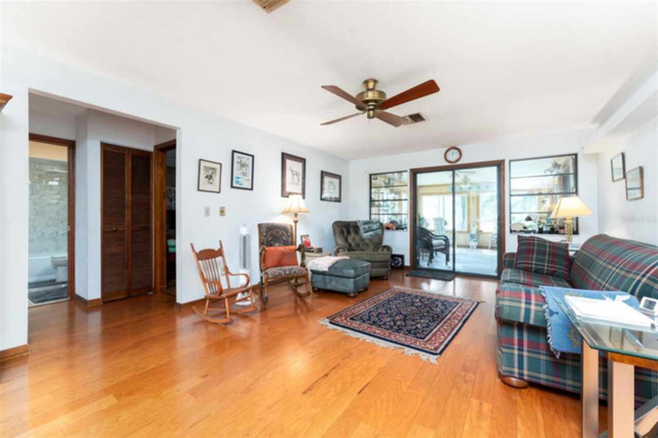 Listing Photo 15