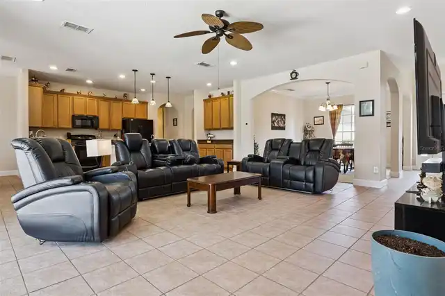 Listing Photo 17