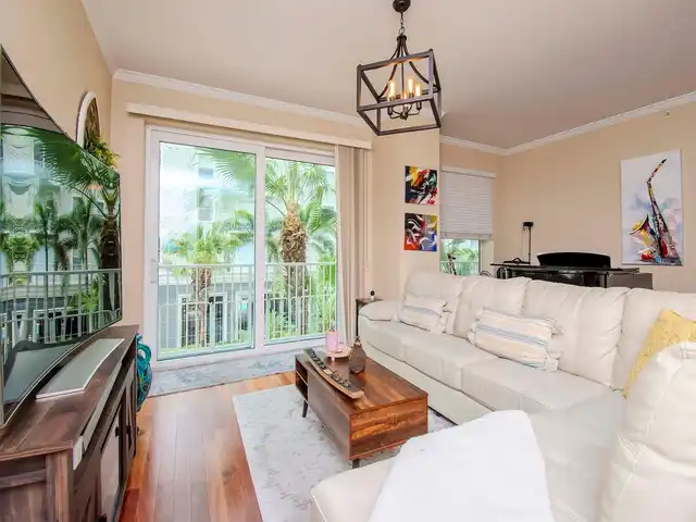 Listing Photo 10