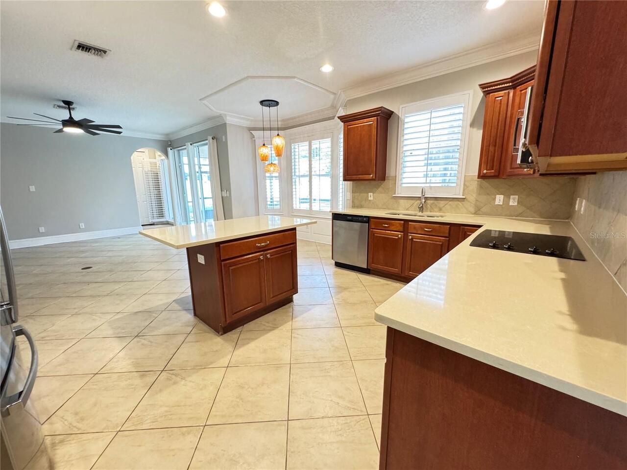 Listing Photo 12