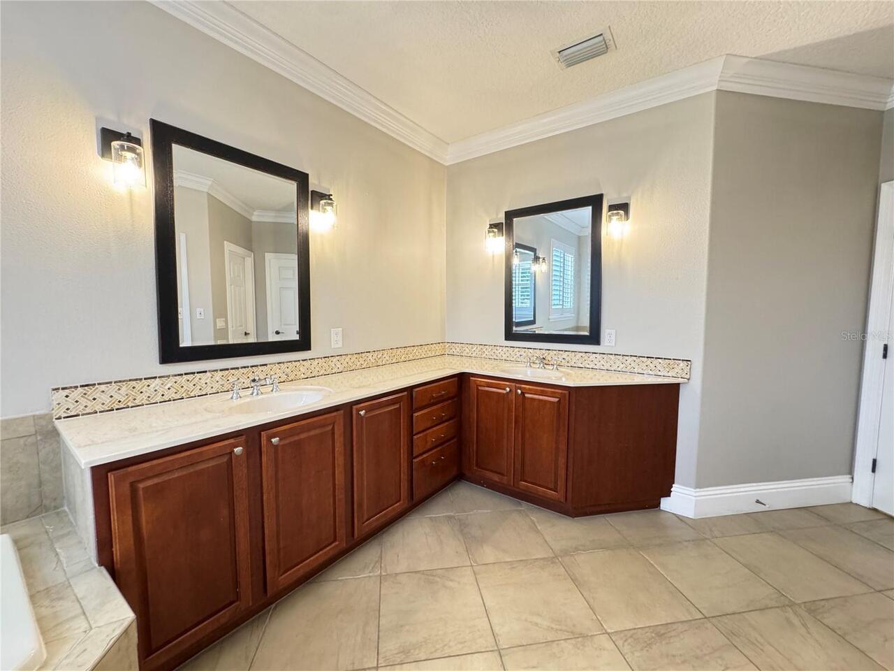 Listing Photo 33