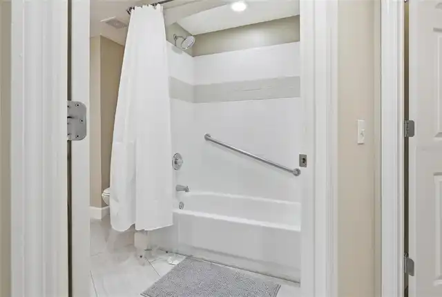 Listing Photo 32