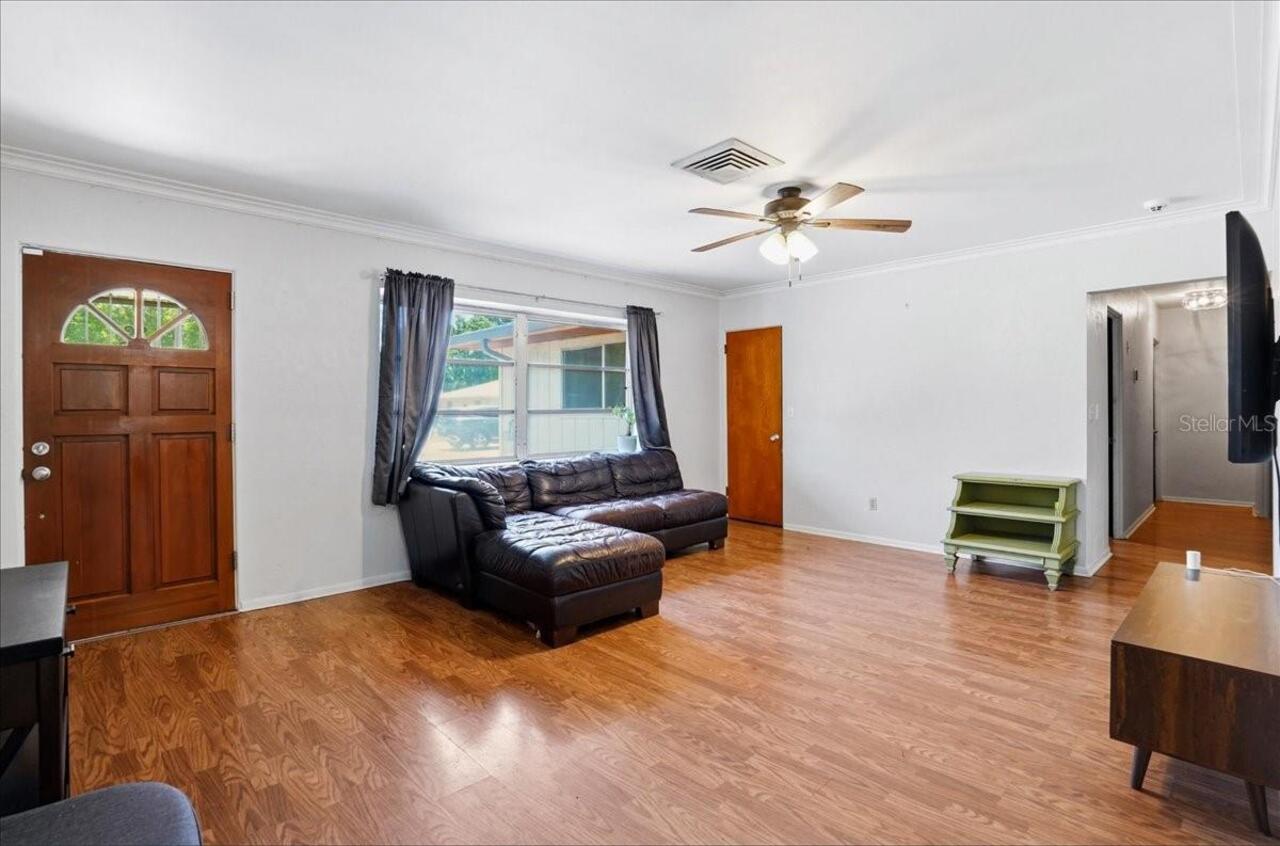 Listing Photo 9