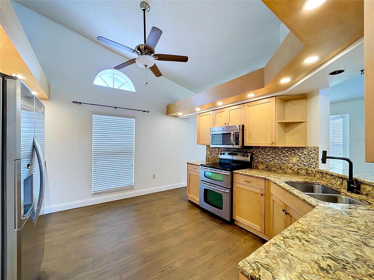 Listing Photo 7
