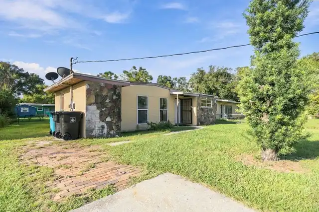 Listing Photo 11