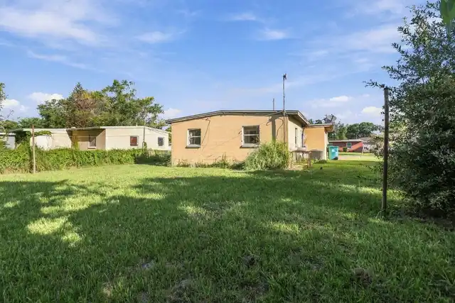 Listing Photo 12