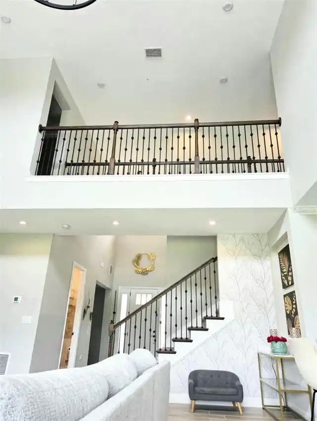 Listing Photo 14