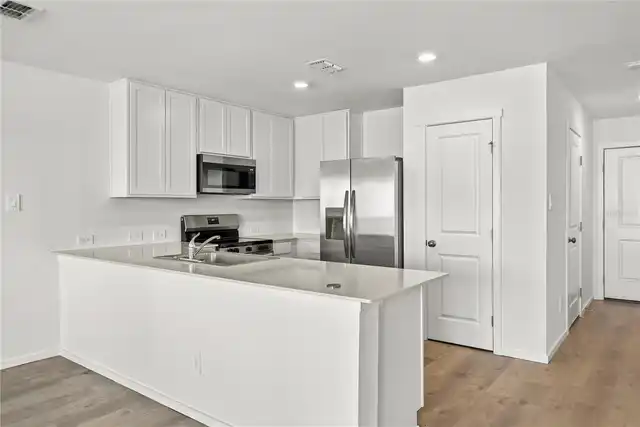 Listing Photo 6