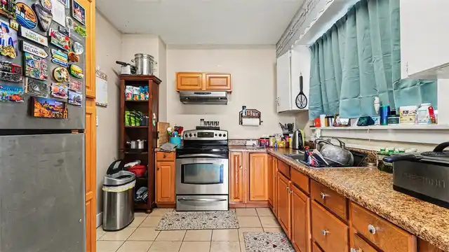 Listing Photo 11