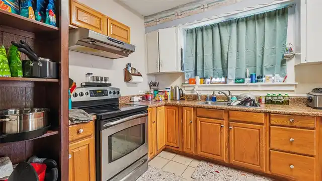 Listing Photo 14