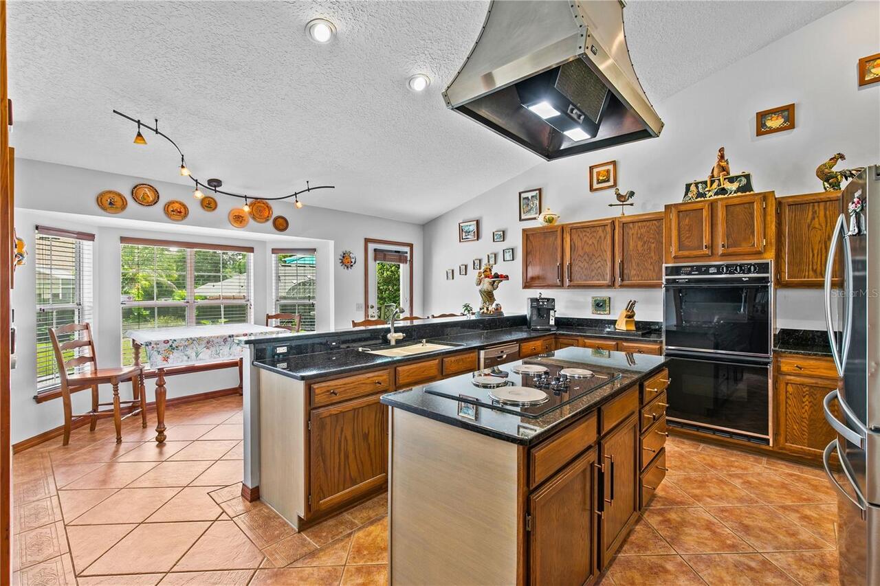 Listing Photo 12