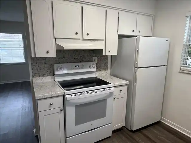 Listing Photo 8