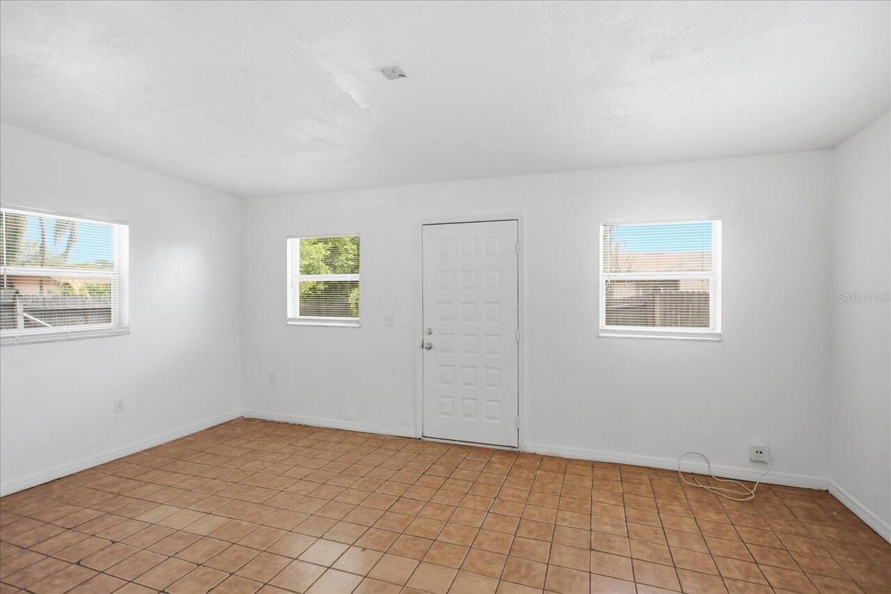 Listing Photo 7