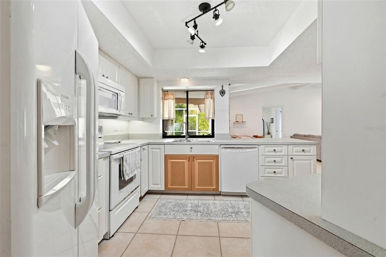 Listing Photo 9
