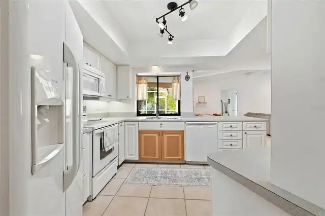 Listing Photo 9