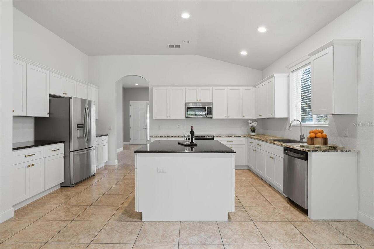 Listing Photo 10