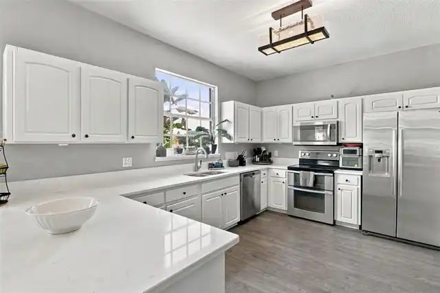 Listing Photo 16