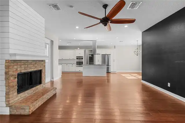 Listing Photo 32