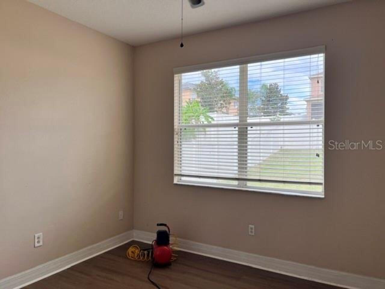 Listing Photo 8