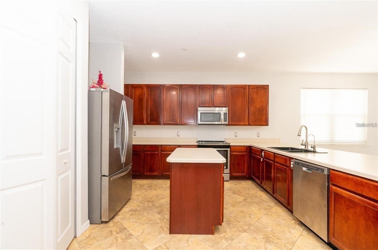 Listing Photo 10