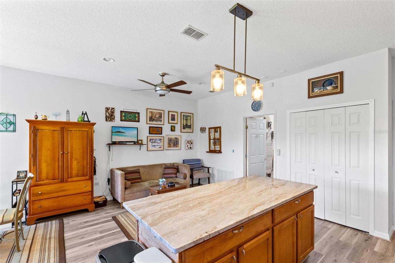 Listing Photo 9