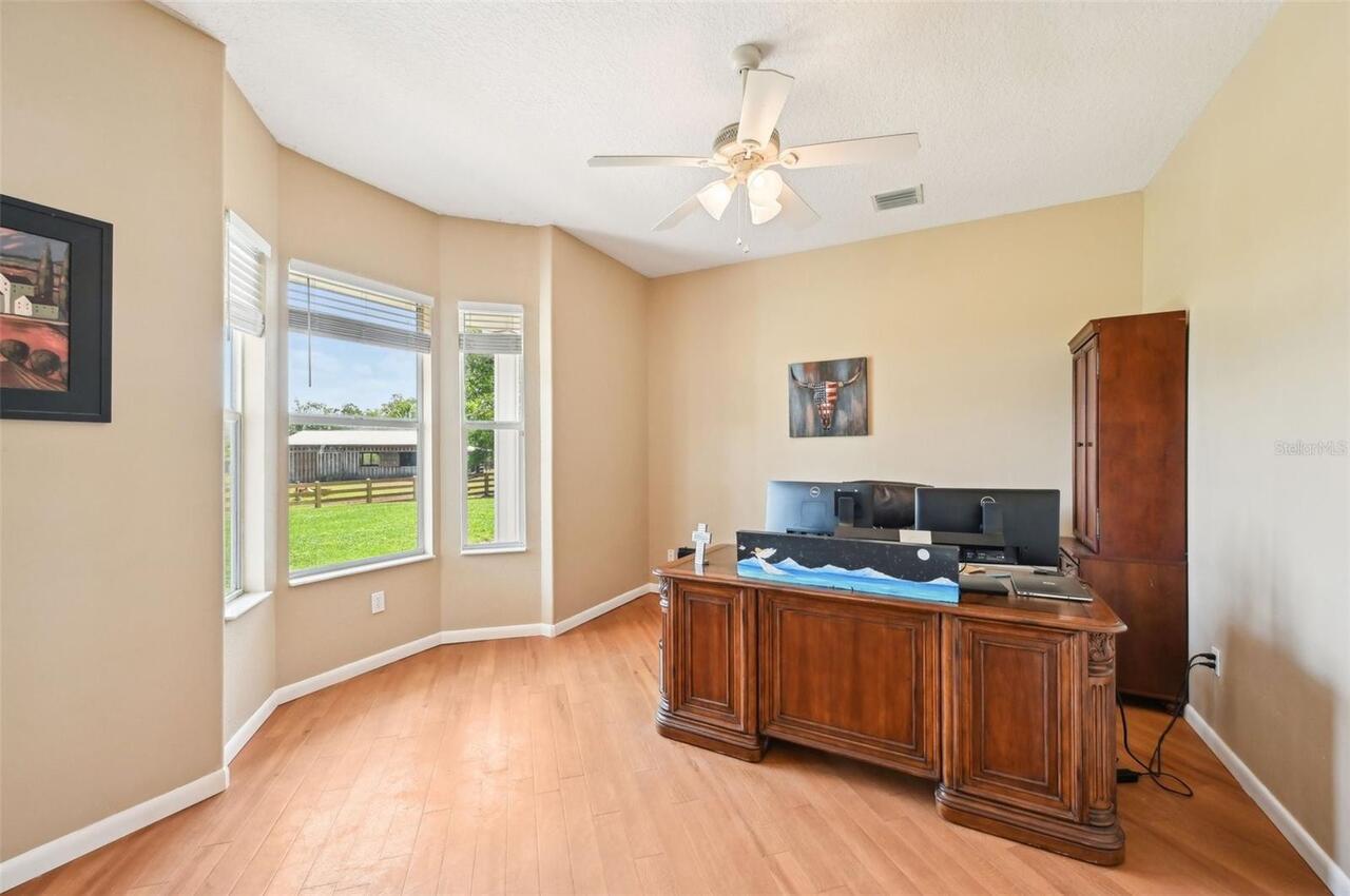 Listing Photo 10
