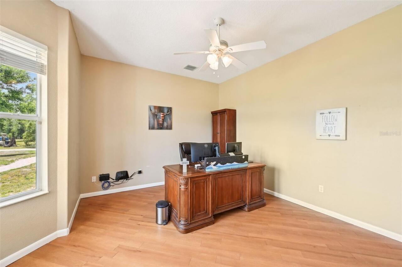 Listing Photo 11