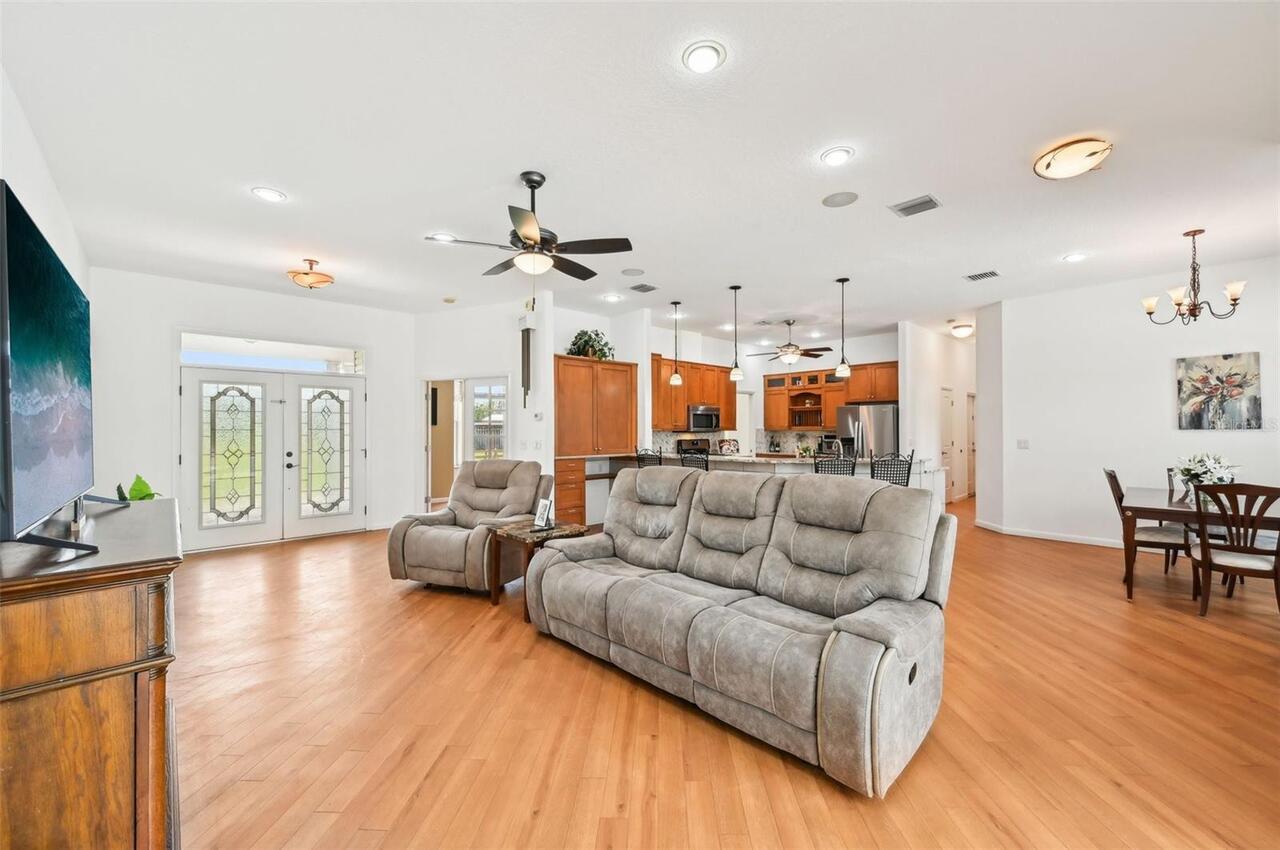 Listing Photo 8