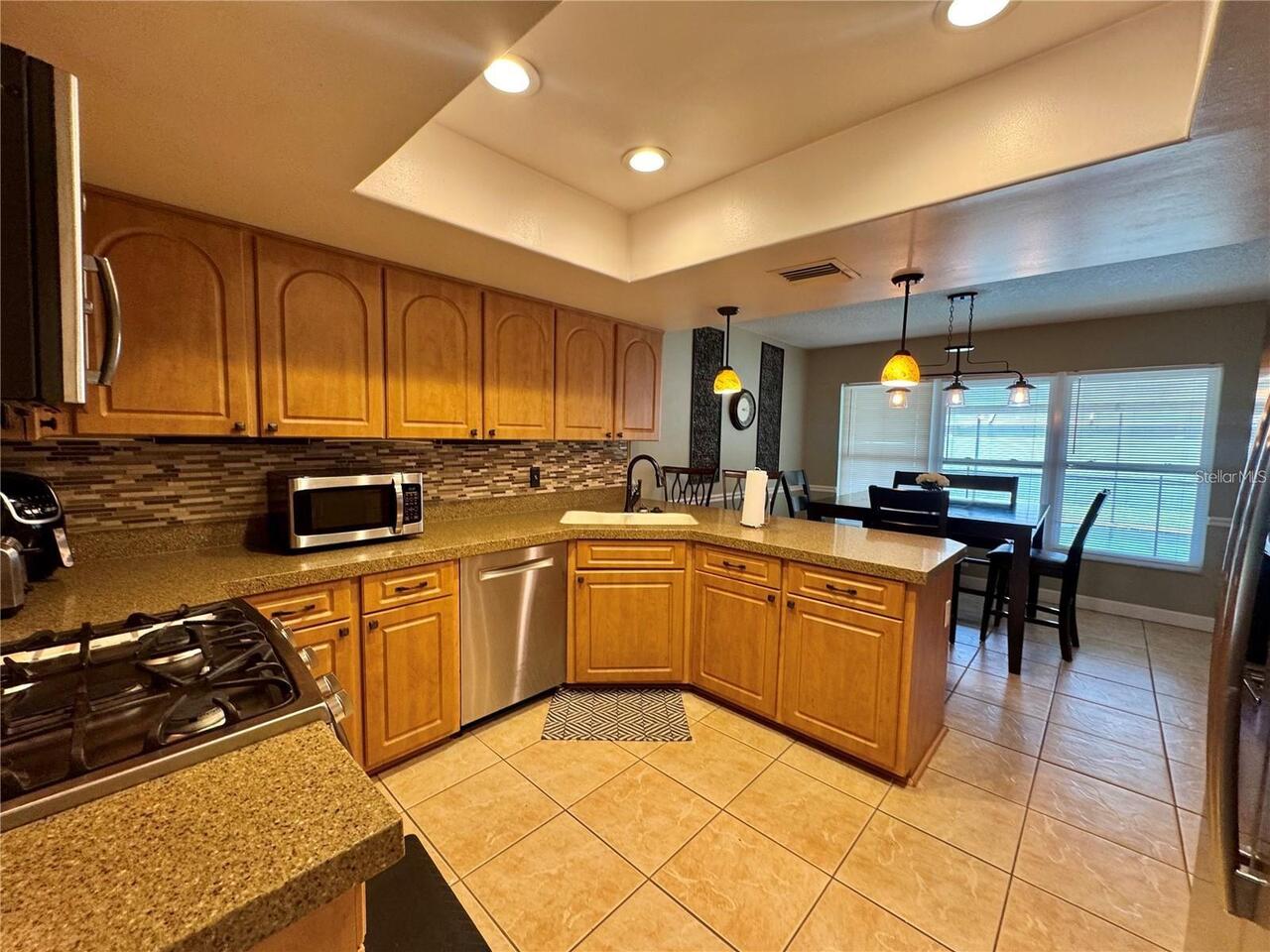 Listing Photo 12
