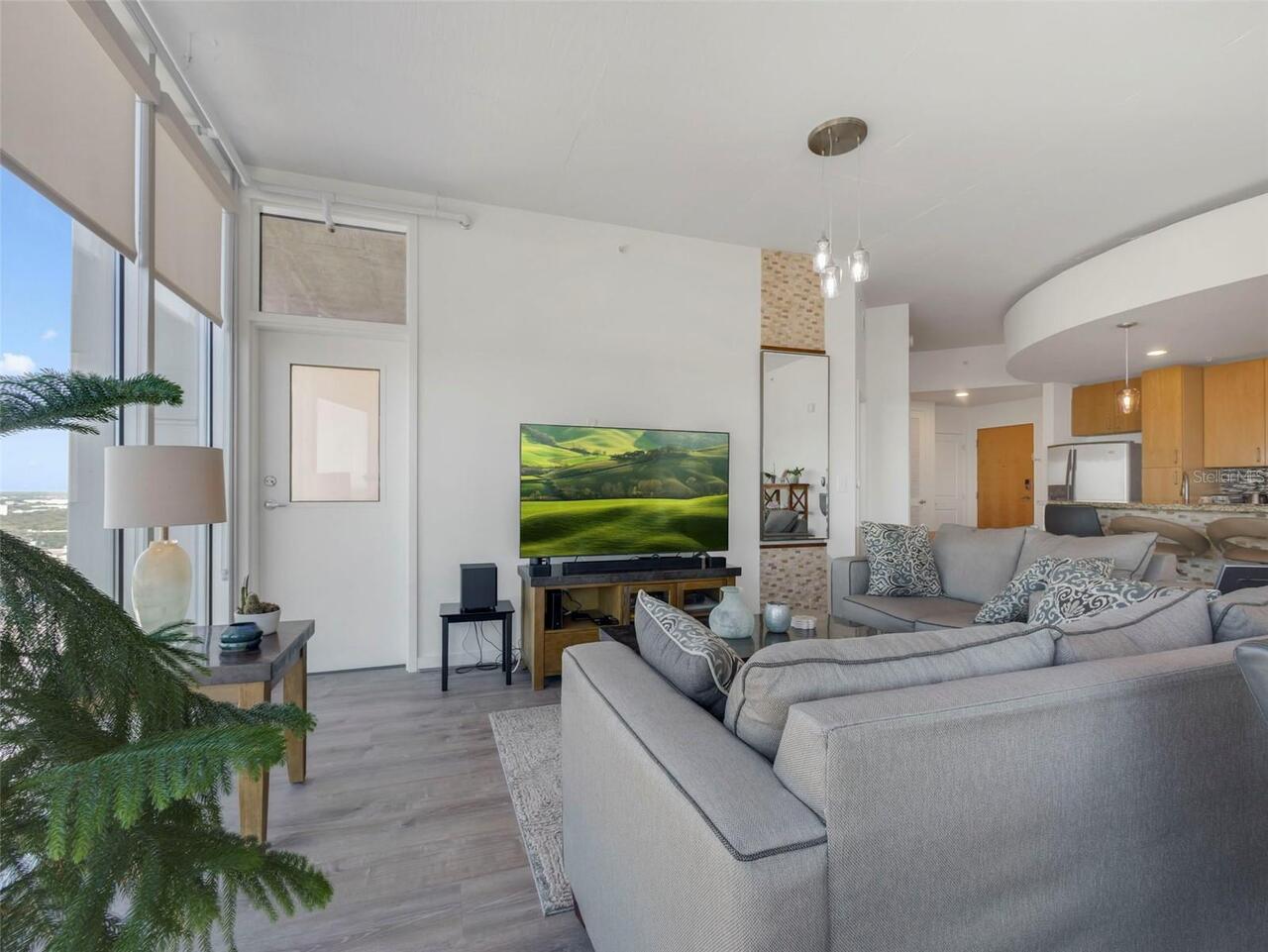 Listing Photo 8