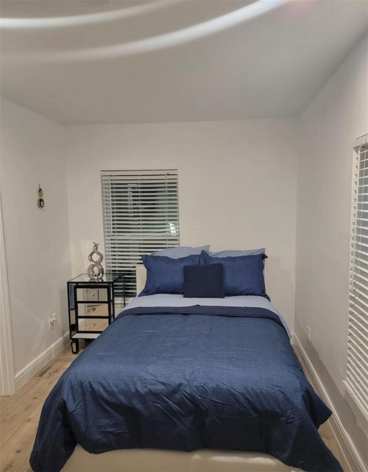 Listing Photo 12