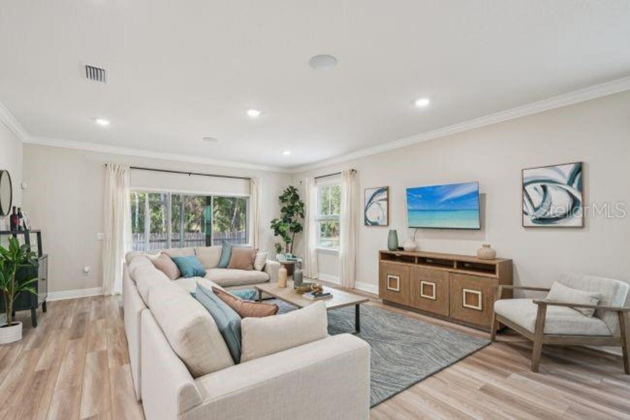 Listing Photo 8