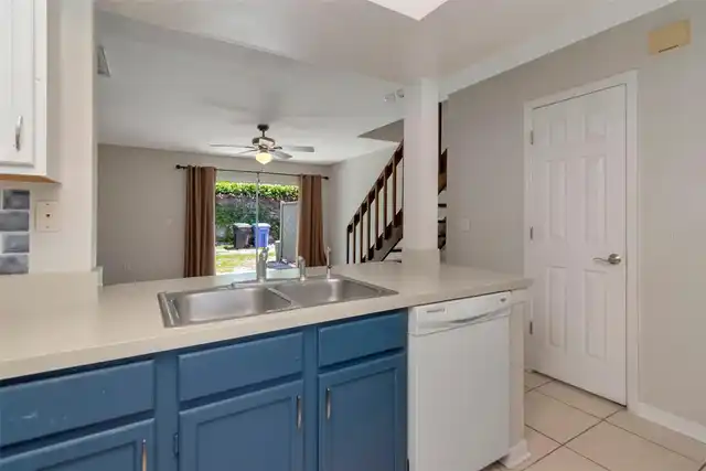 Listing Photo 11
