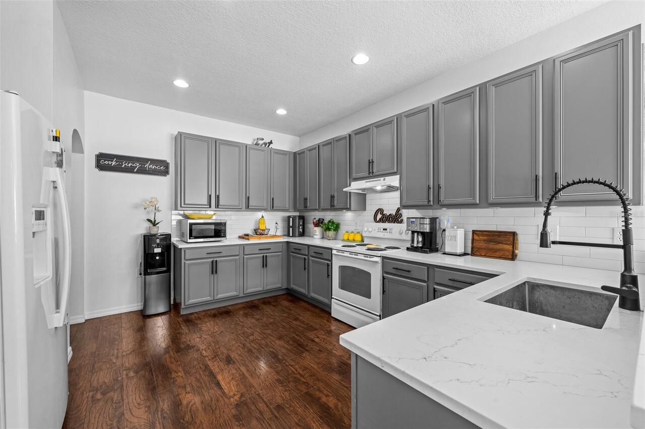 Listing Photo 16