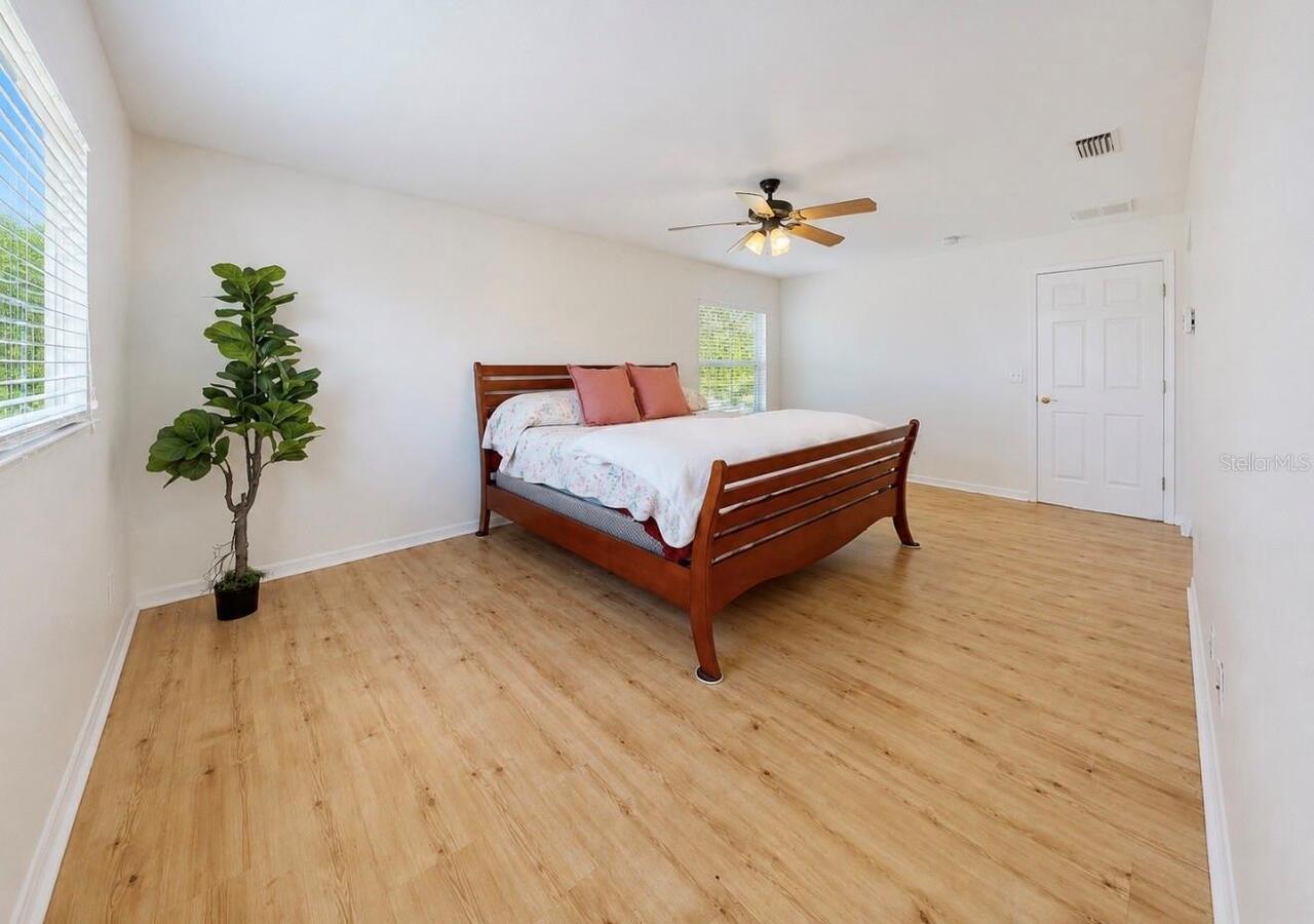 Listing Photo 24