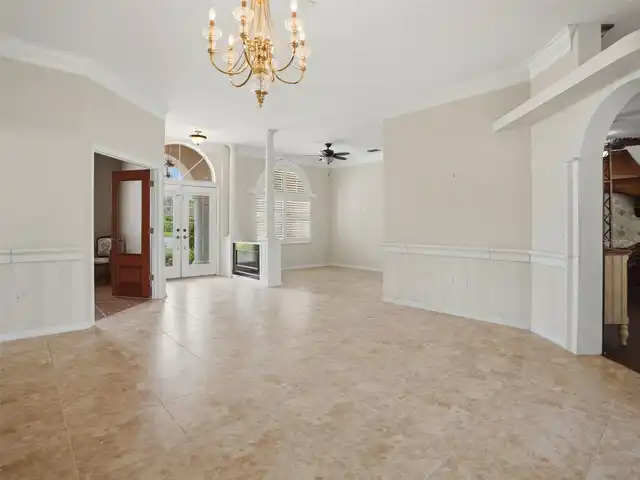 Listing Photo 10