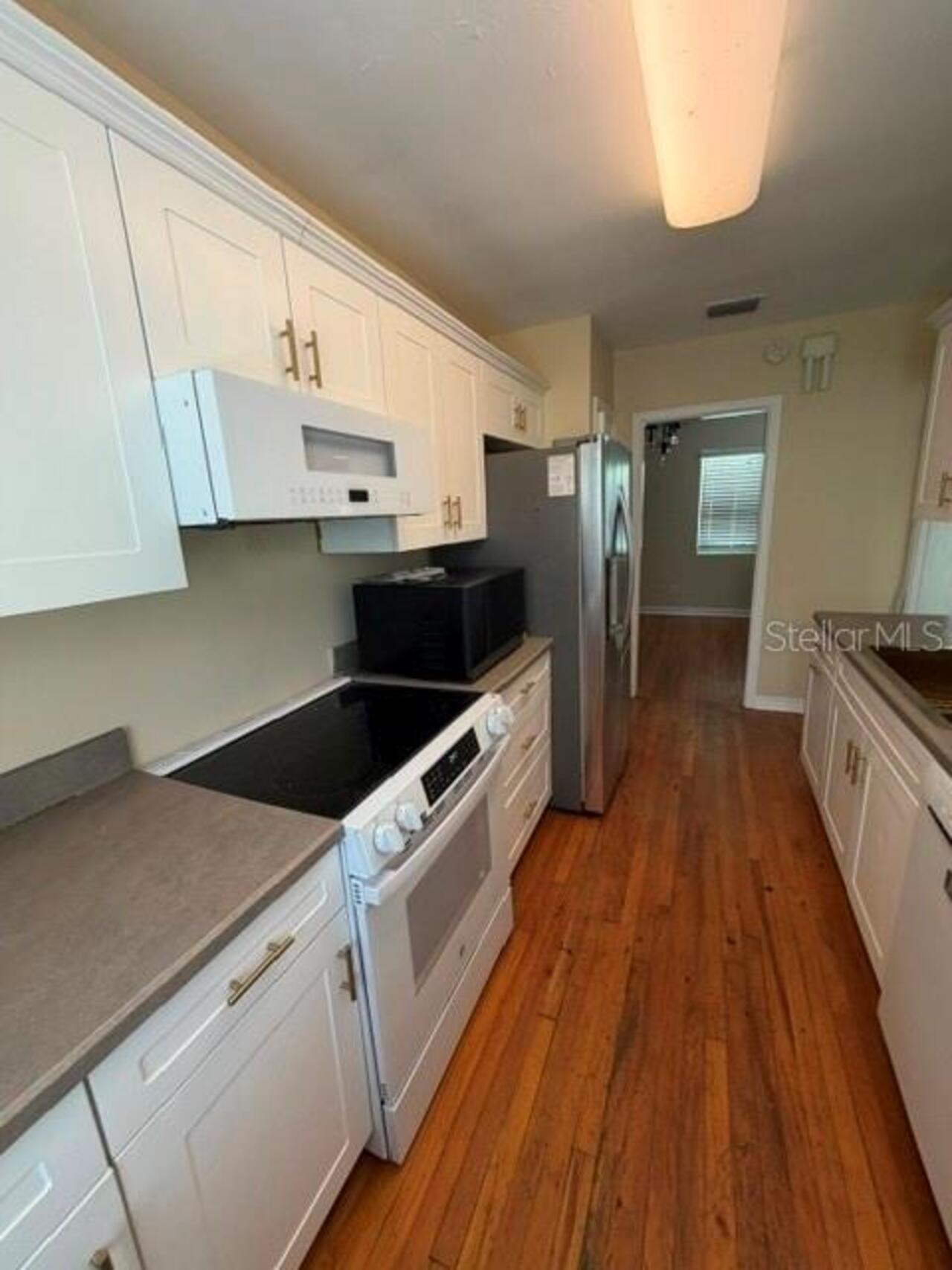 Listing Photo 11