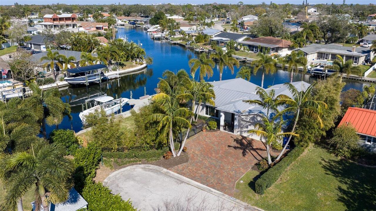 St Petersburg Real Estate