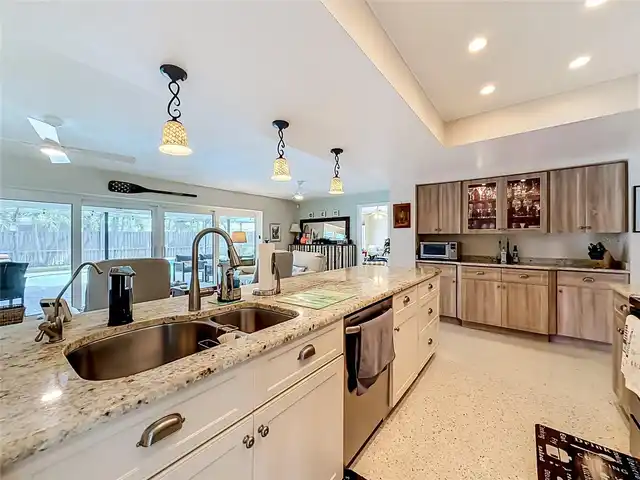 Listing Photo 10