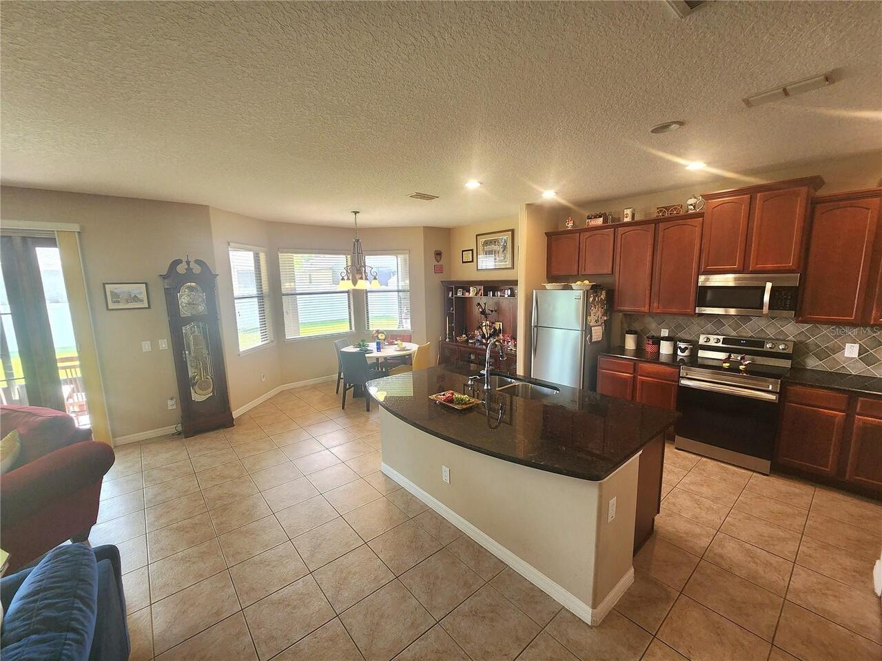 Listing Photo 9