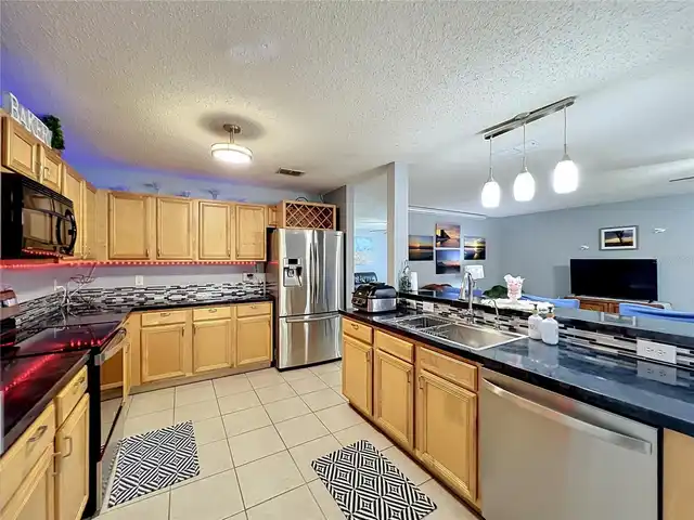 Listing Photo 10